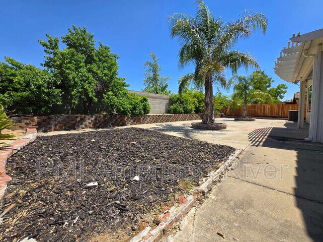 Building Photo - 10071 Wyatt Ranch Way