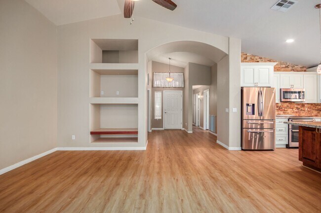 Building Photo - Spacious 3 Bed, 2 Bath Home in Mesa