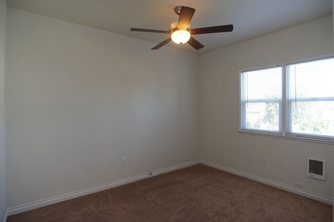 Building Photo - 1209 S J St