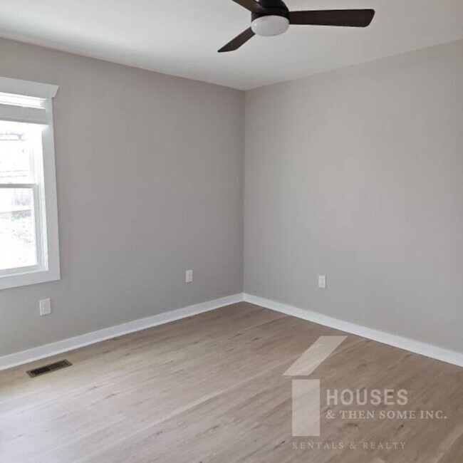 Building Photo - 511 Hampton Ave