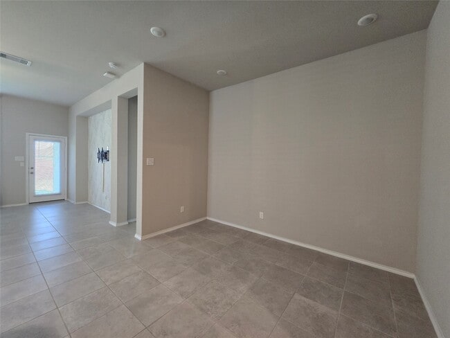 Building Photo - 8711 Fox Trail Dr