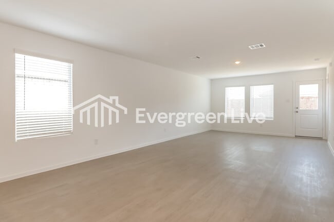 Building Photo - 2033 Belgian Dr