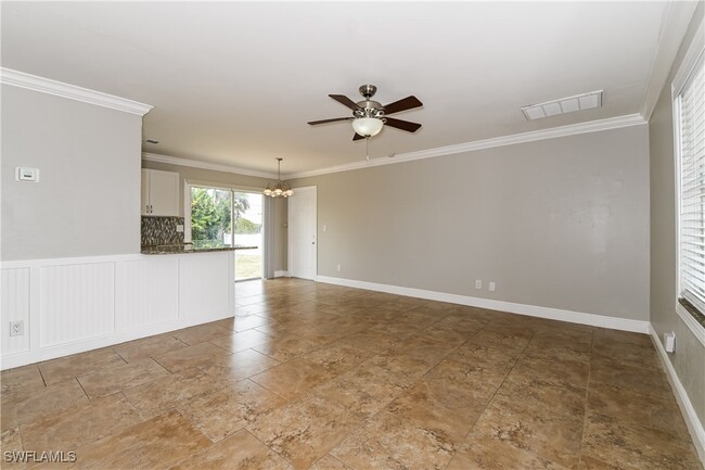 Building Photo - 2536 SW 11th Pl