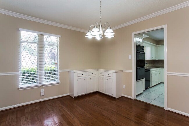 Building Photo - 3822 Stillview Dr