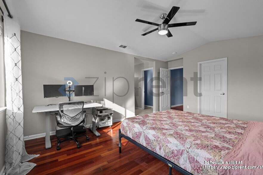 Building Photo - 1088 Vista Pointe Cir