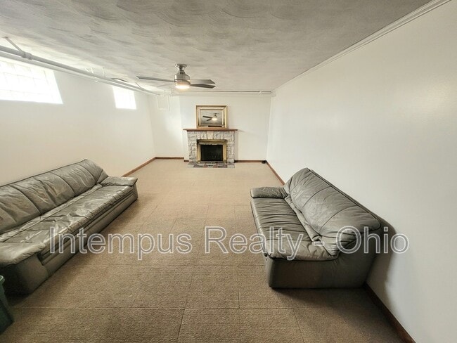 Building Photo - 3128 Ellis Pl