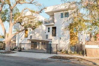 Building Photo - 5246 Cleon Ave