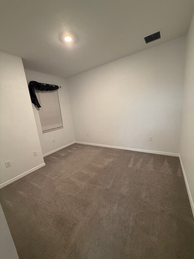 Building Photo - 11815 Bluebird Pl