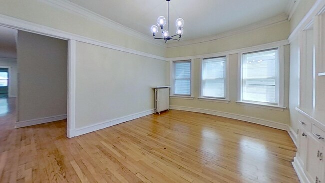 Building Photo - 2537 N Farwell Ave