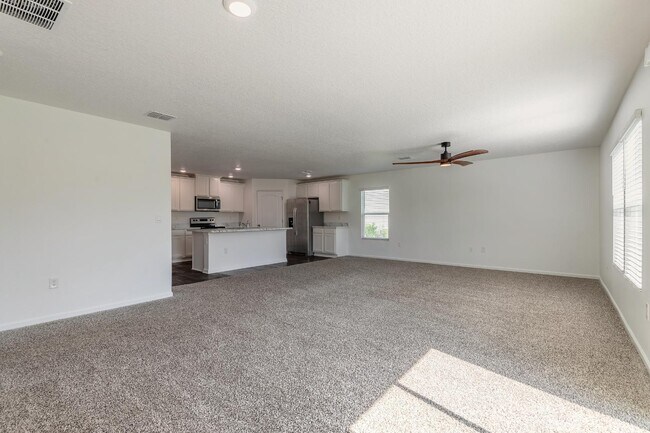 Building Photo - 109 Persimmon Dr