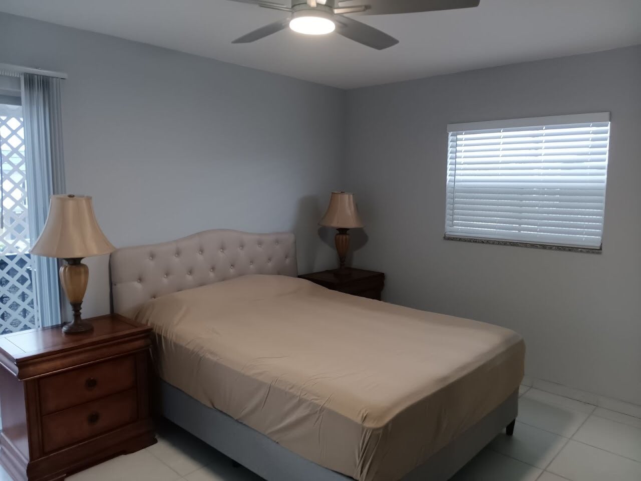 Building Photo - 619 Saxony M