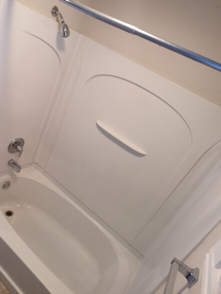 Building Photo - 2404 2nd St