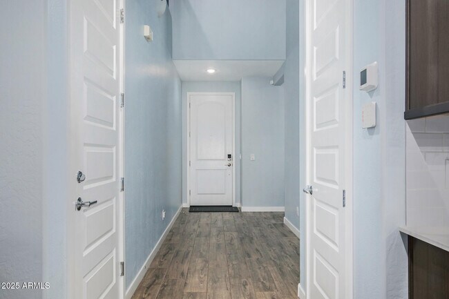 Building Photo - 1171 E Armstrong Wy