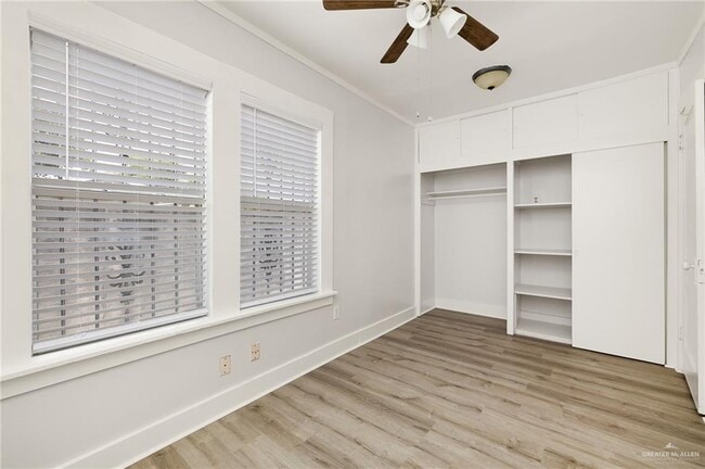 Building Photo - 20 S Dunlap Ave