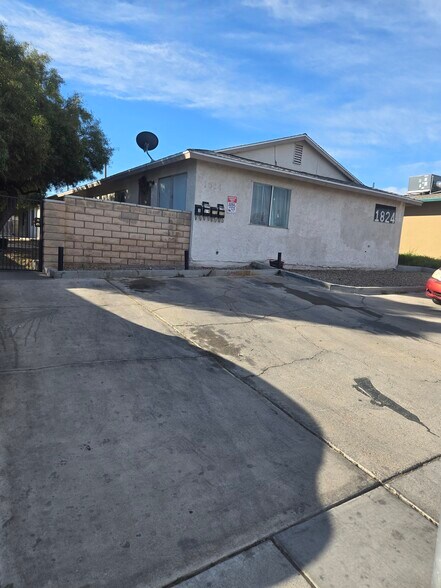 Building Photo - 1824 E Bonanza Rd