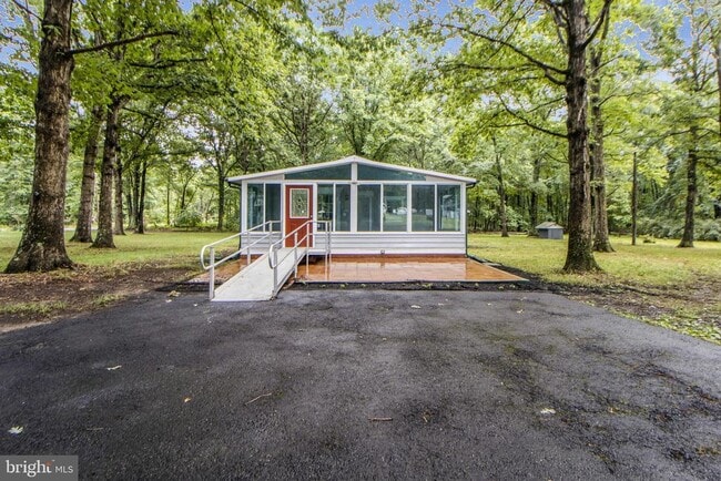 Building Photo - 1615 Truslow Rd