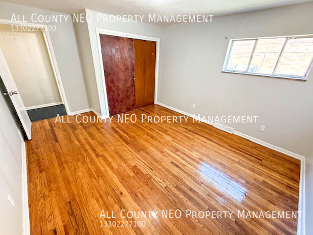 Building Photo - Bright 2-Bed for rent!