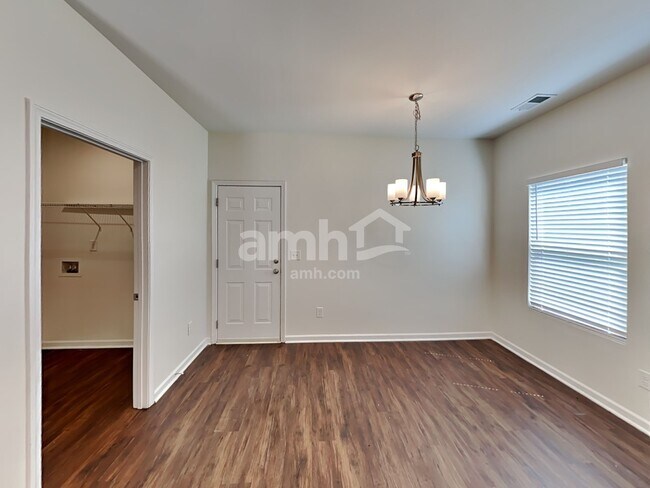 Building Photo - 306 Stable View Loop