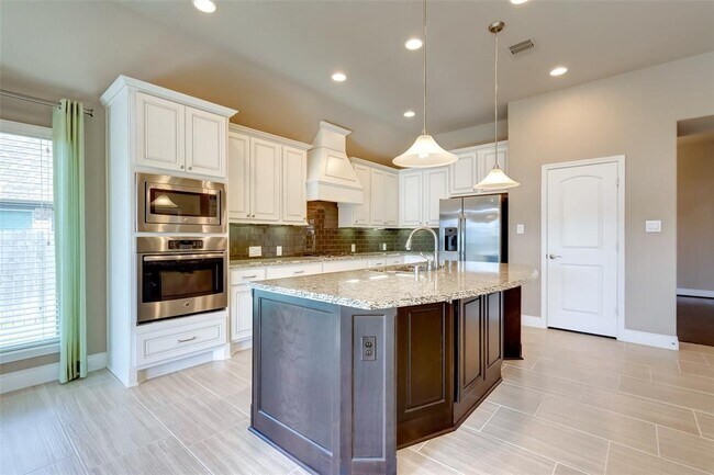 Building Photo - 23319 Tirino Shores Dr