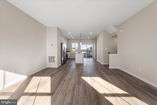 Building Photo - 409 18th Ave