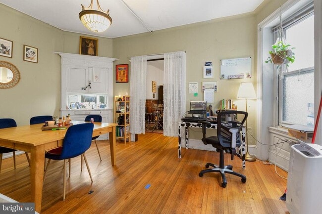 Building Photo - 4411 Pine St