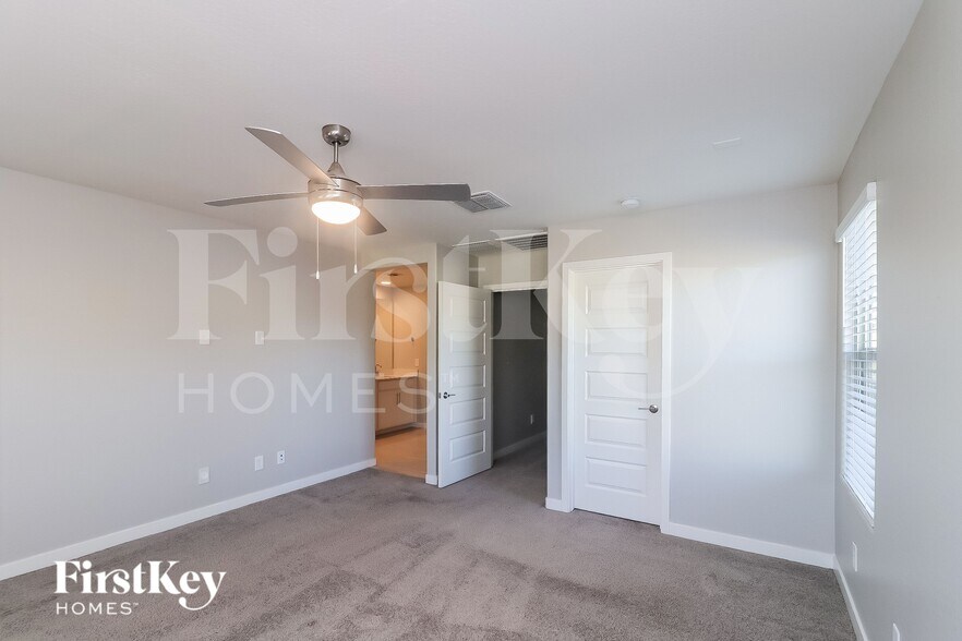 Building Photo - 2927 N Athena