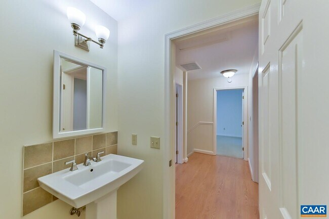 Building Photo - 1012 Wildmere Pl