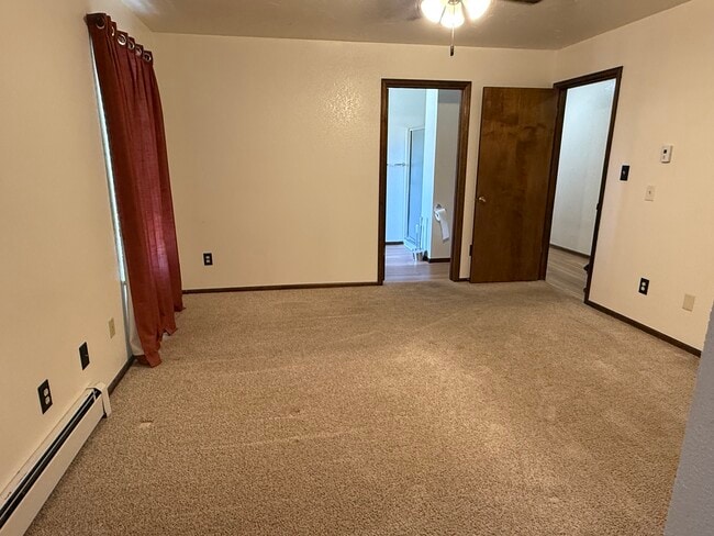 Building Photo - Green House