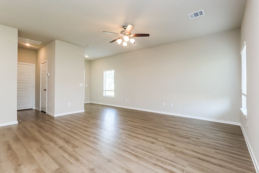 Building Photo - 624 Levine Ct