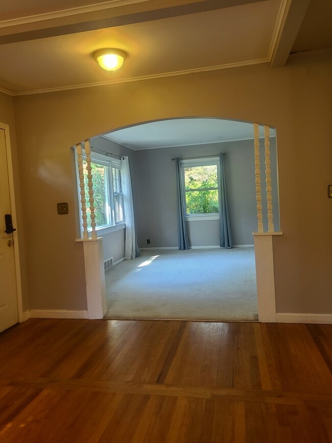 Building Photo - 3 Orchard Ln