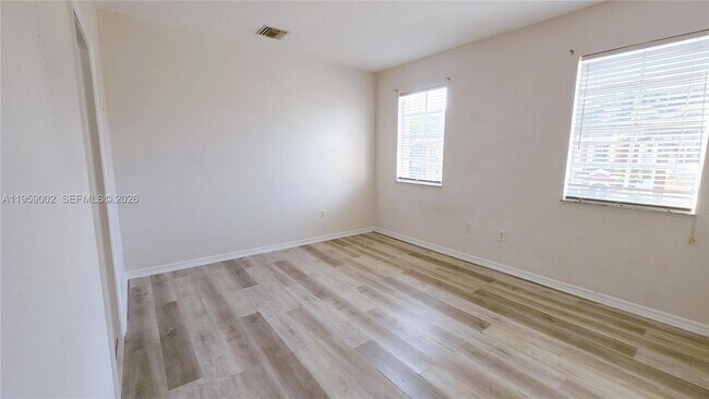 Building Photo - 741 SE 2nd St