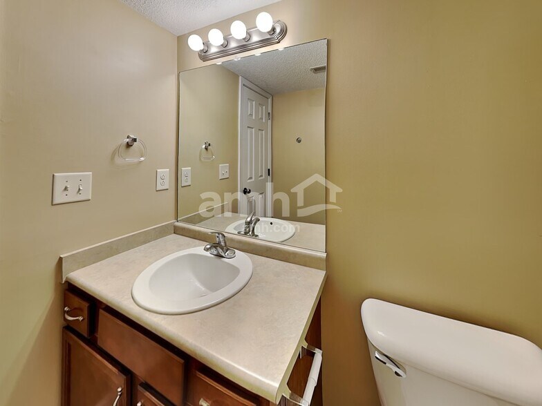 Building Photo - 3429 Queensbury Rd