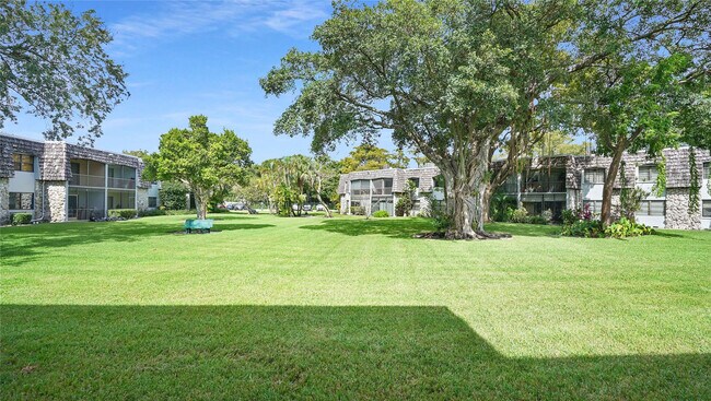 Building Photo - 3123 Oakland Shores Dr