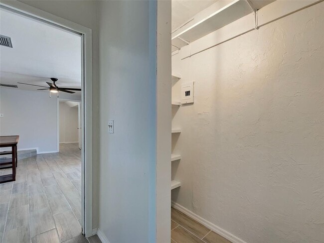 Building Photo - 313 Jessica St N