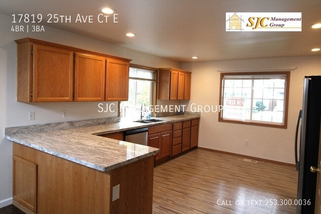 Building Photo - Four bedroom 2.5 bath home for rent in Tac...