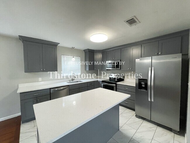 Building Photo - 3390 Jacqueline Dr