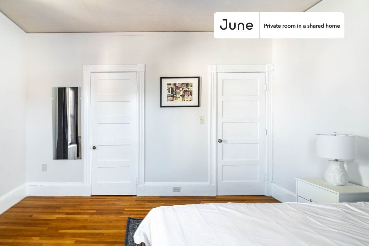 Building Photo - Room in Shared 7 bed/2 bath home in Brighton
