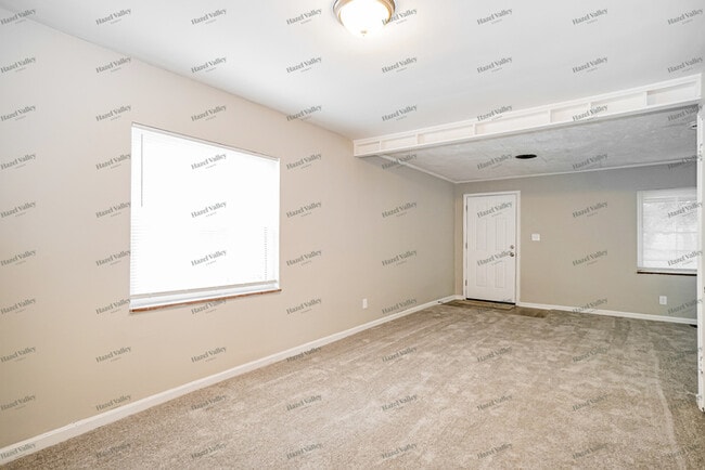 Building Photo - 94 Florence Ave