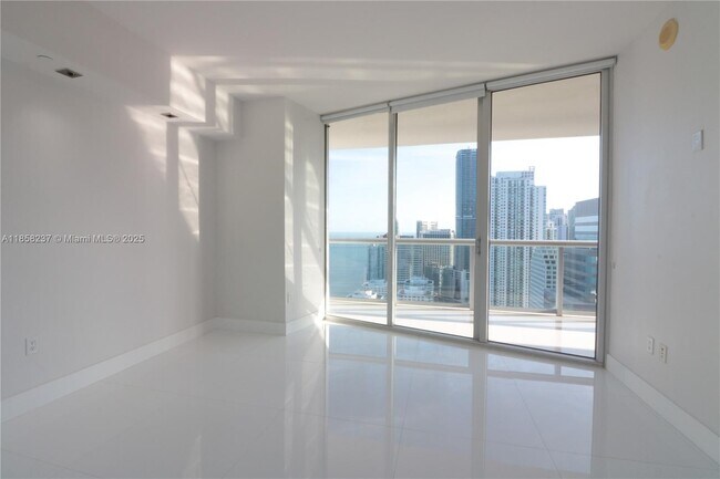 Building Photo - 495 Brickell Ave