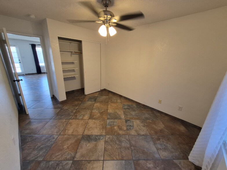 Building Photo - 6105 E 43rd Pl