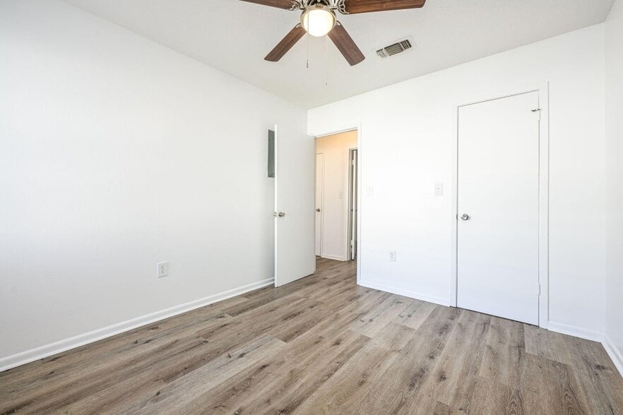 Building Photo - 1013 Holton Ave