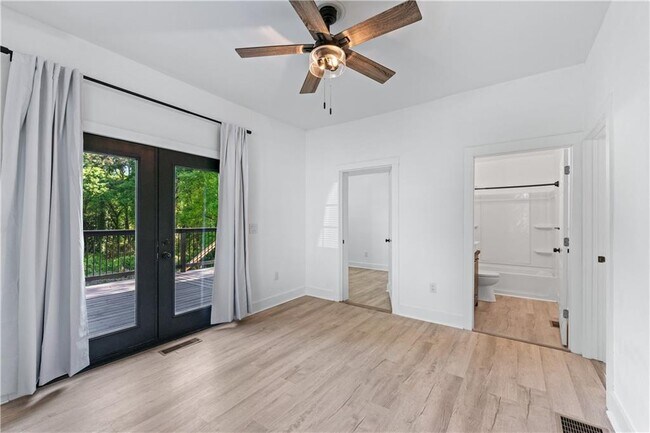 Building Photo - 1035 Astor Ave SW