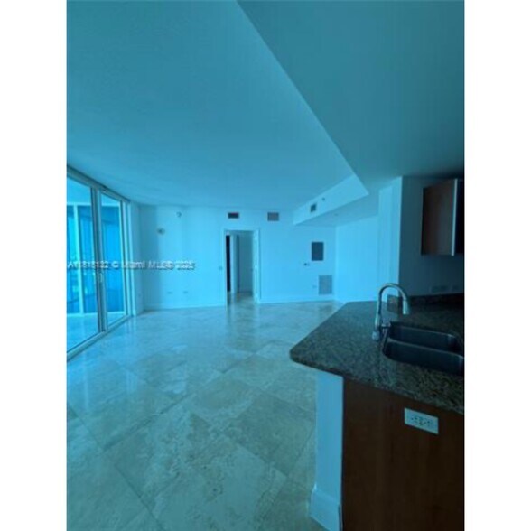 Building Photo - 480 NE 30th St