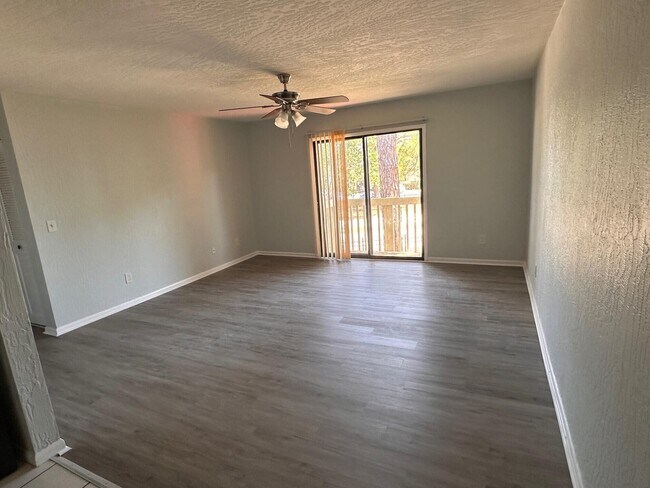 Building Photo - 2100 Forest Knoll Dr NE