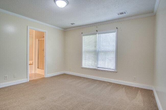 Building Photo - Don’t Miss This West Pensacola Rental — Open Floor Plan, Large Primary Suite, Outdoor Deck & Minu...