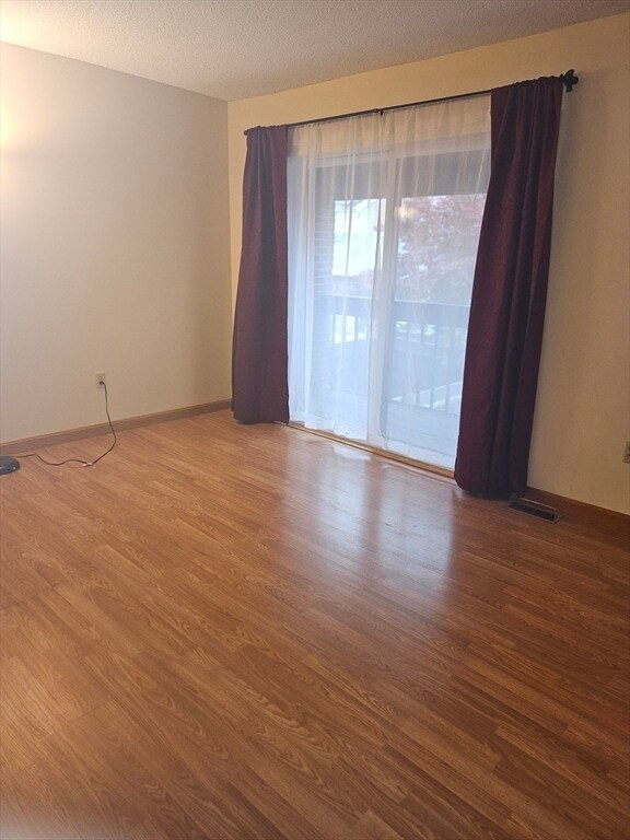 Building Photo - 19 Meadowood Dr