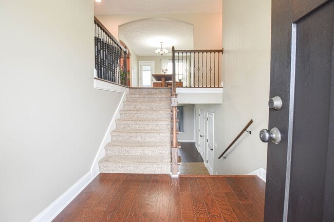 Building Photo - Pet Friendly Four Bedroom with Basement in...