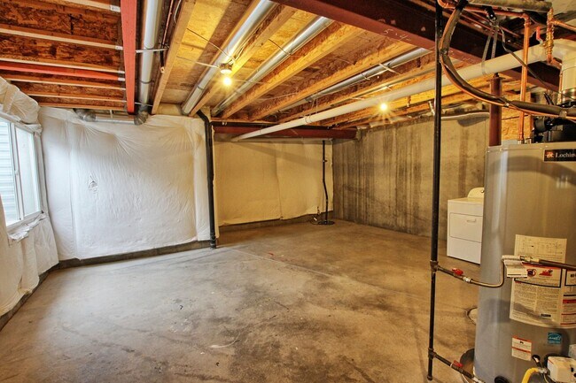 Building Photo - 14300 Waterside Ln