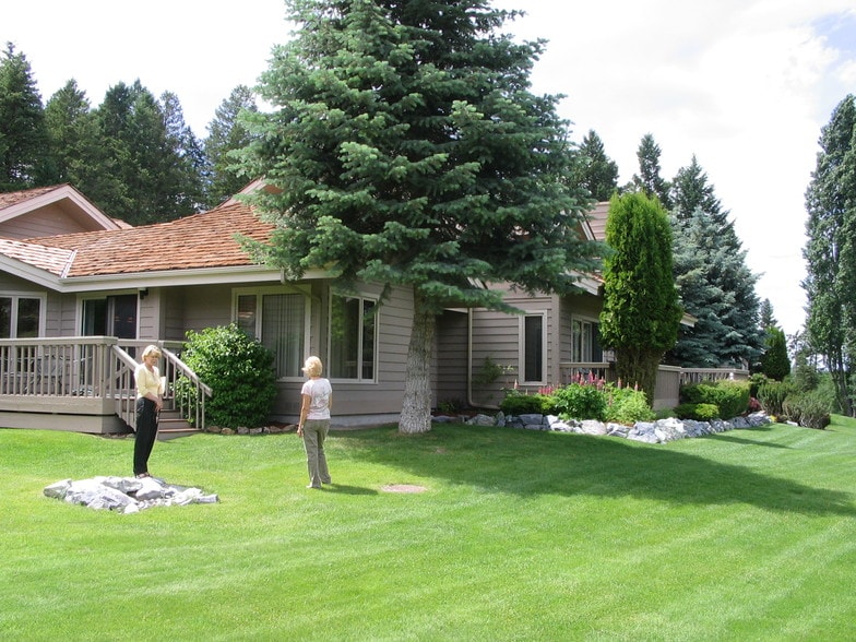 Building Photo - 185 Golf Terrace Dr