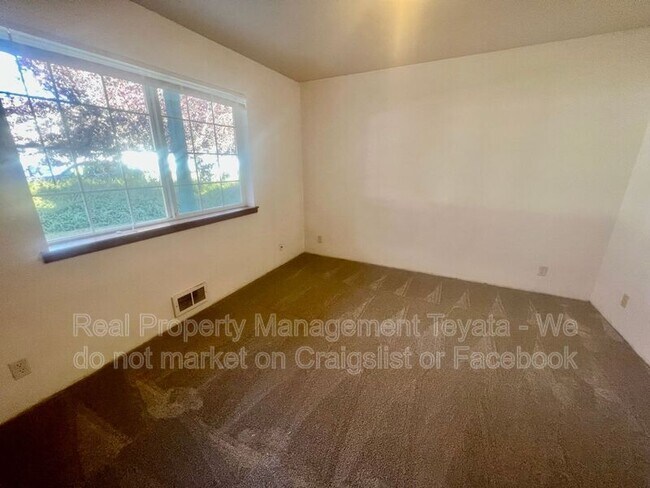 Building Photo - 2824 Valencia St